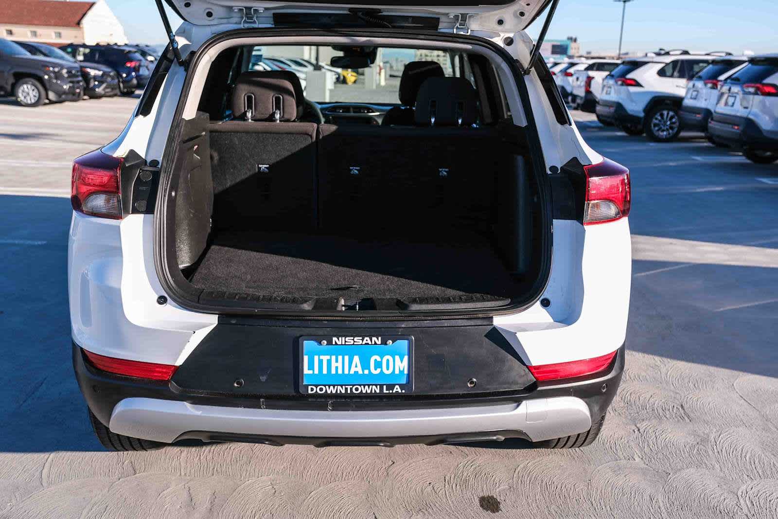 Thumbnail: 2023 Chevrolet TrailBlazer - 24