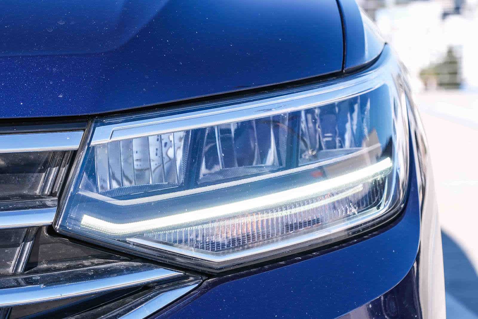 Thumbnail: 2022 Volkswagen Tiguan - 12