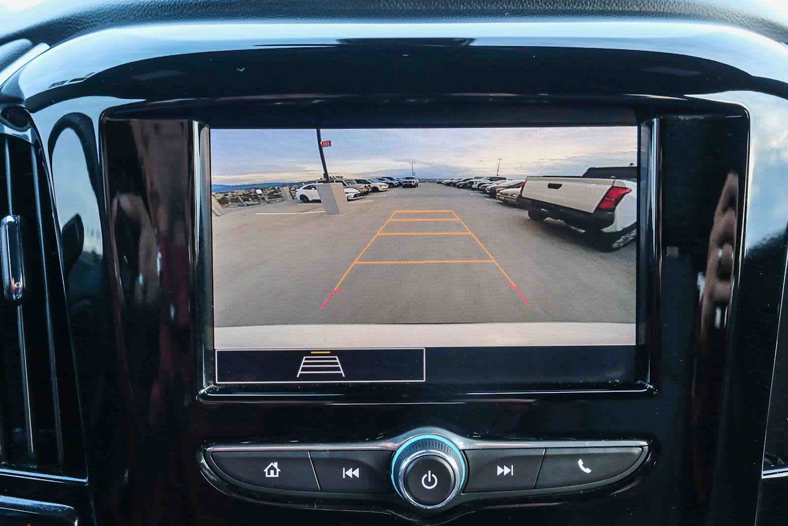 Thumbnail: 2023 Chevrolet Traverse - 26