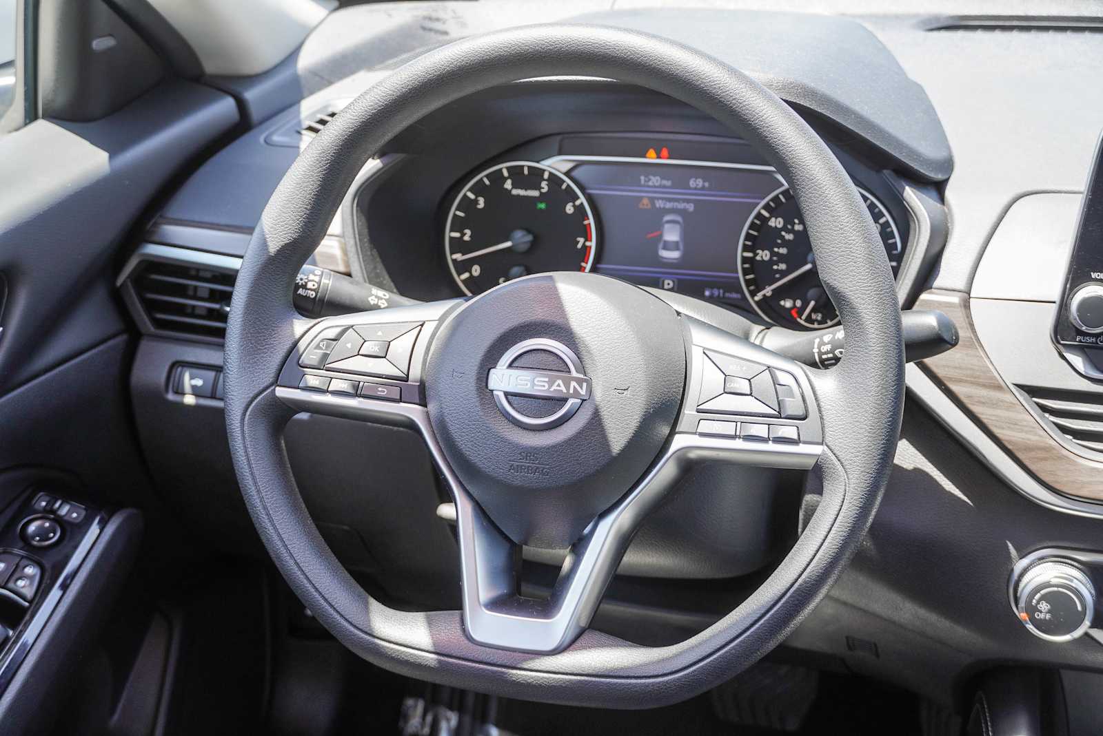 Thumbnail: 2023 Nissan Altima - 16