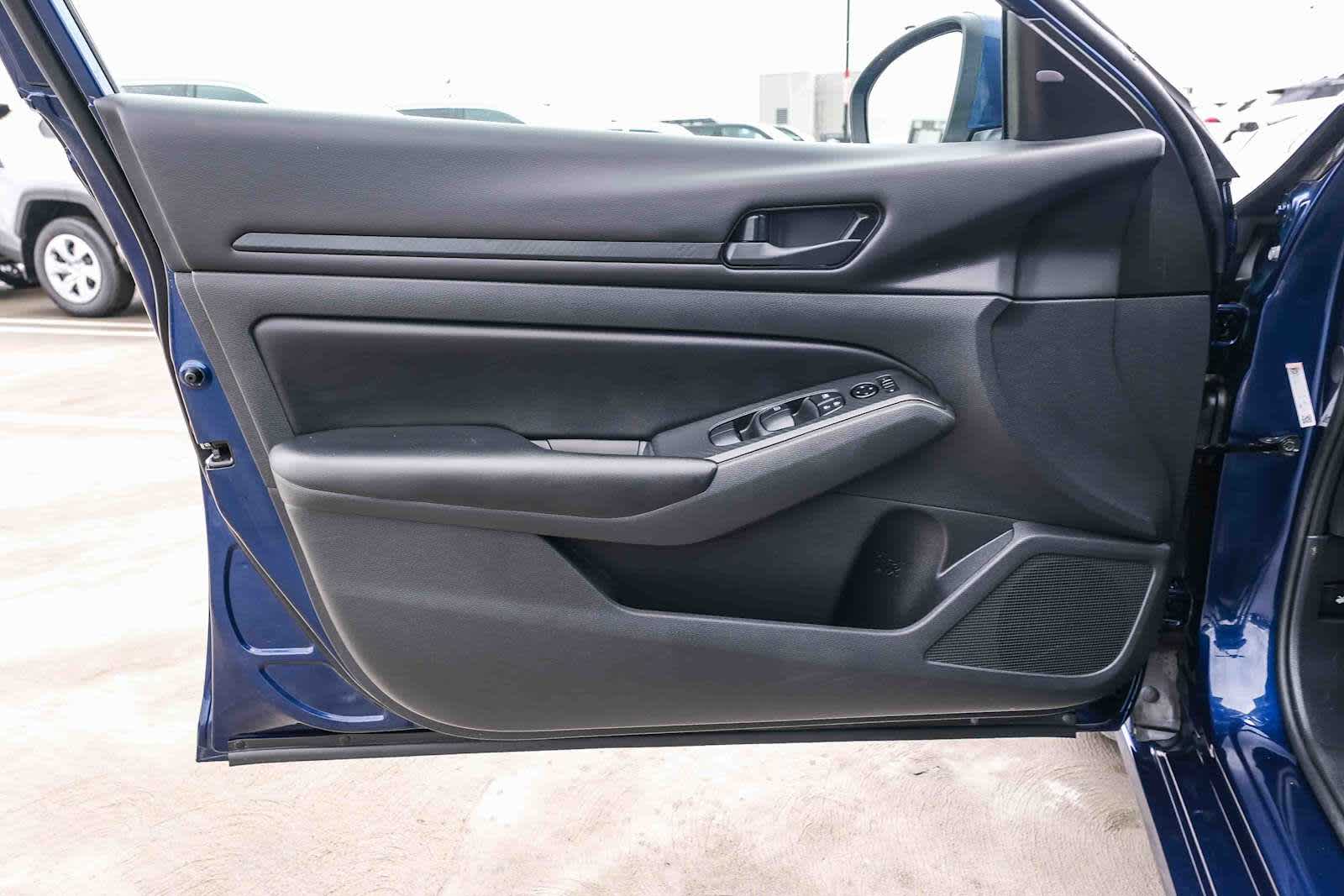 Thumbnail: 2023 Nissan Altima - 21