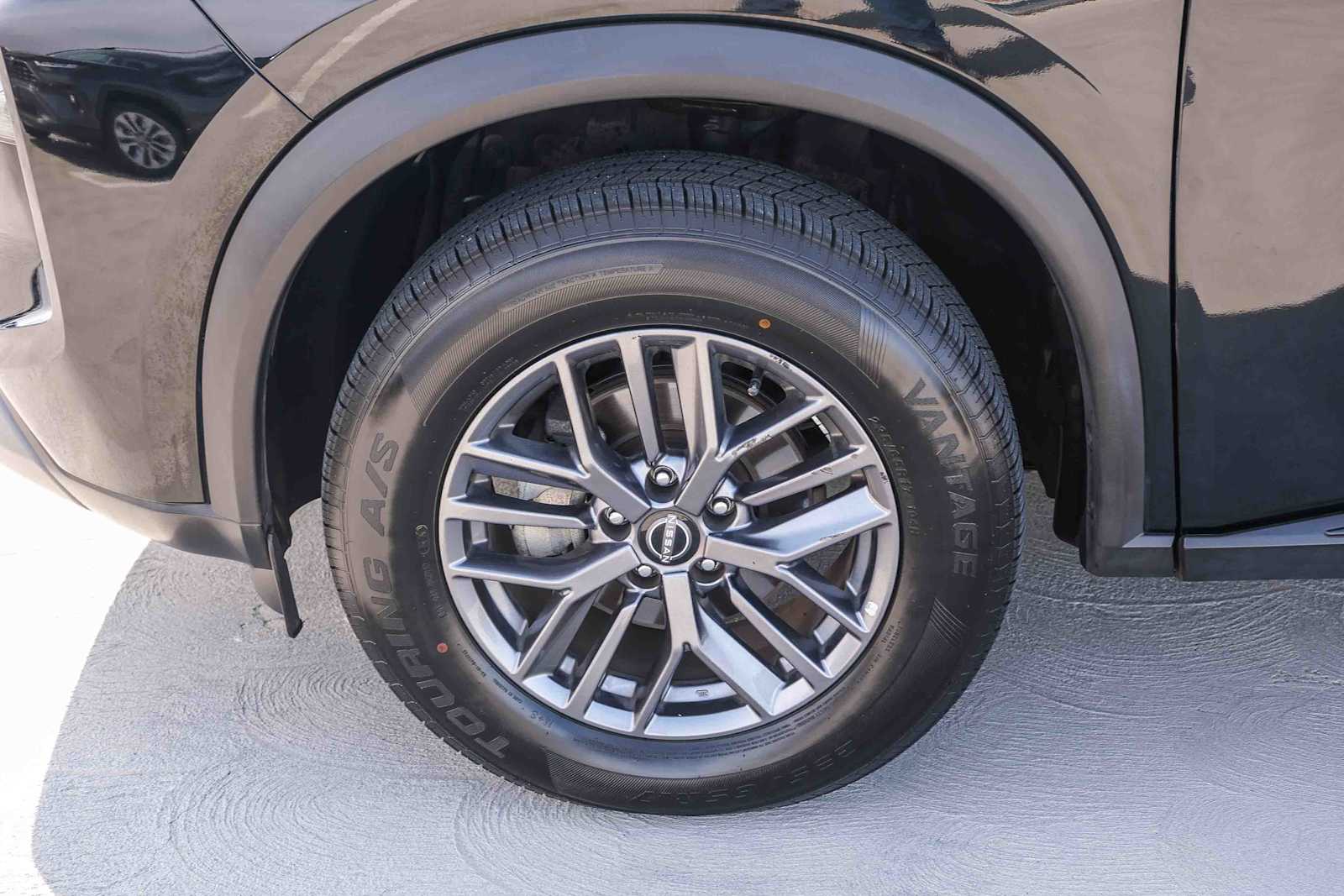 Thumbnail: 2023 Nissan Rogue - 10