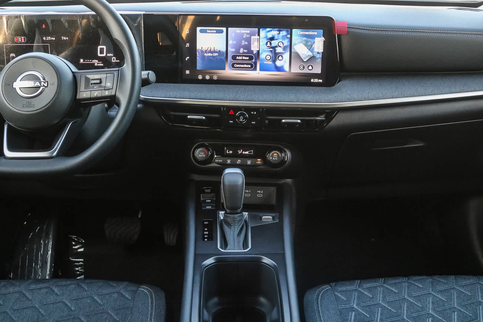 Thumbnail: 2026 Nissan Kicks - 14