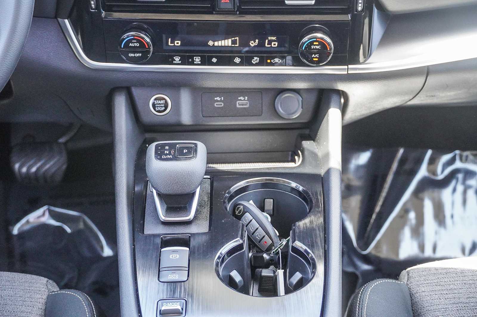 Thumbnail: 2022 Nissan Rogue - 15