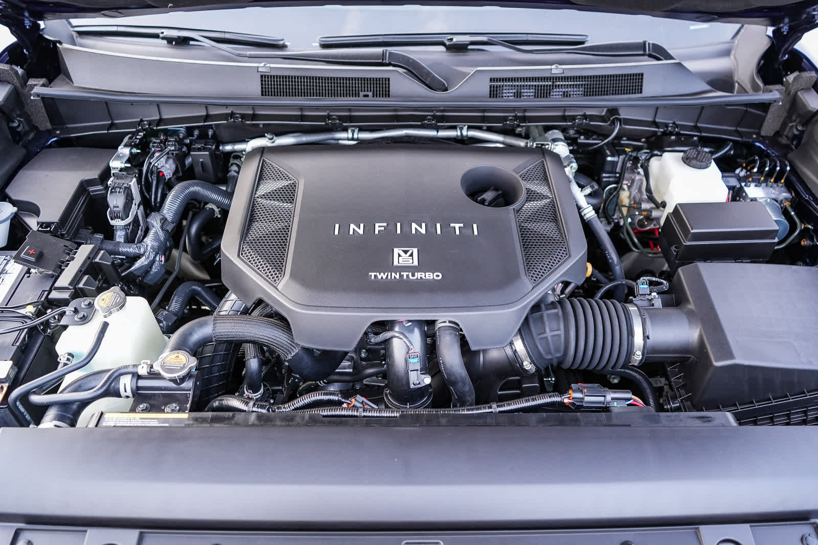 Thumbnail: 2026 INFINITI QX80 - 13