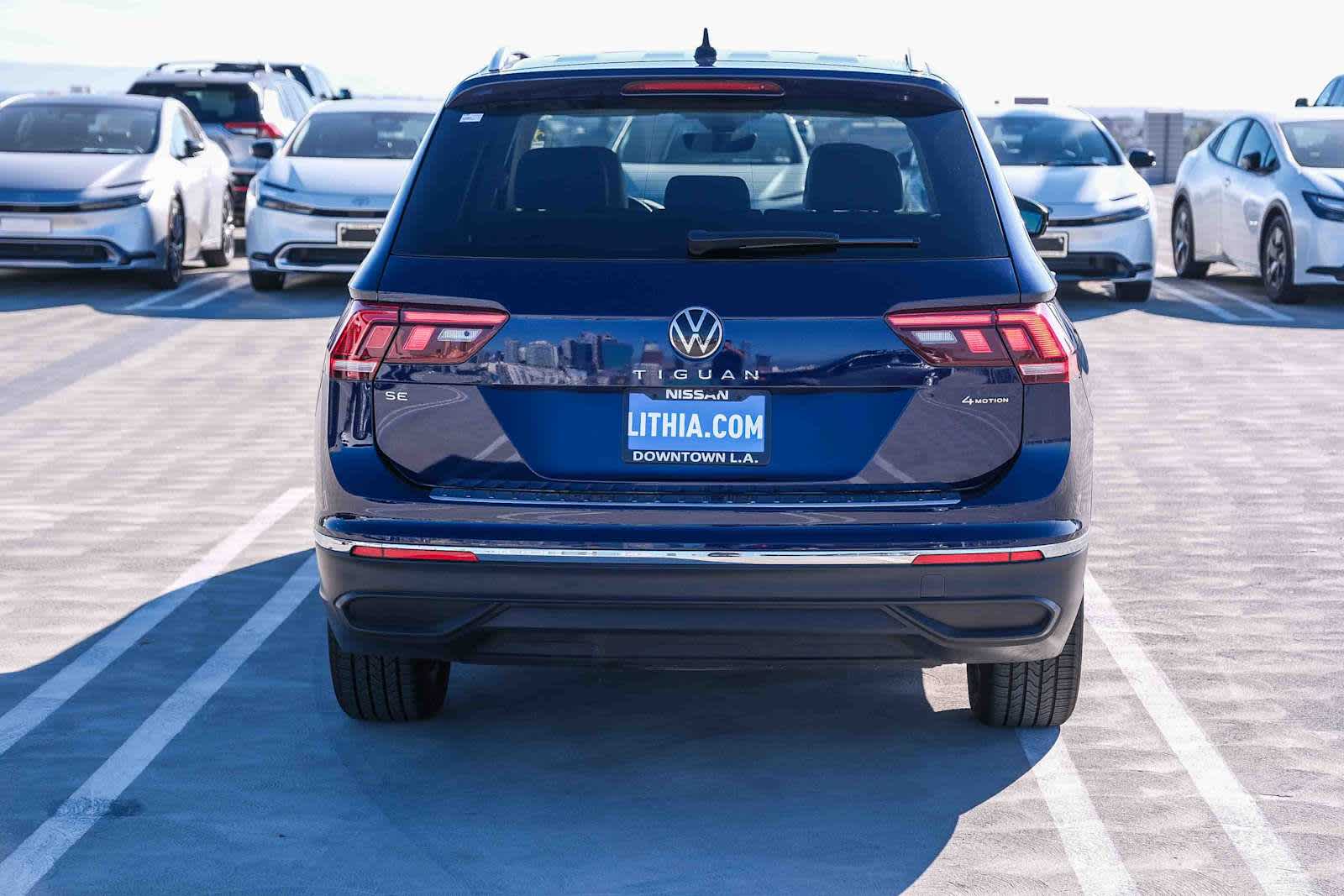 Thumbnail: 2022 Volkswagen Tiguan - 5