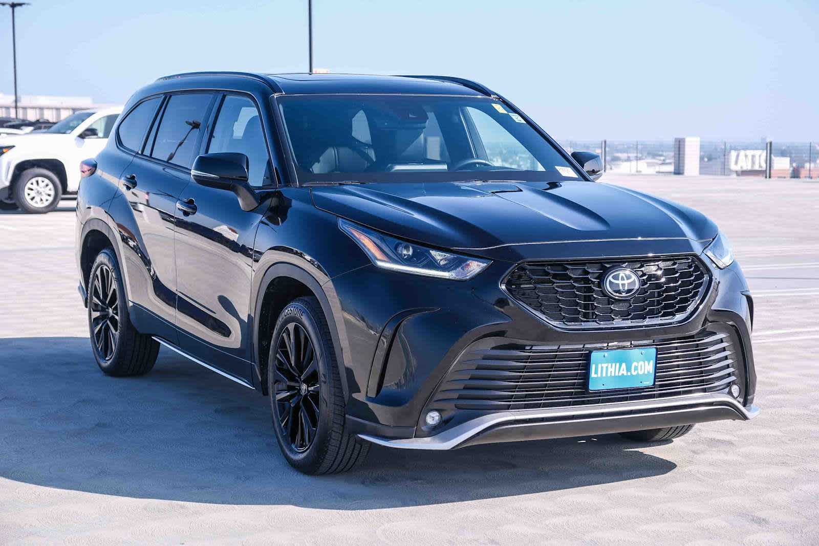 Thumbnail: 2025 Toyota Highlander - 3