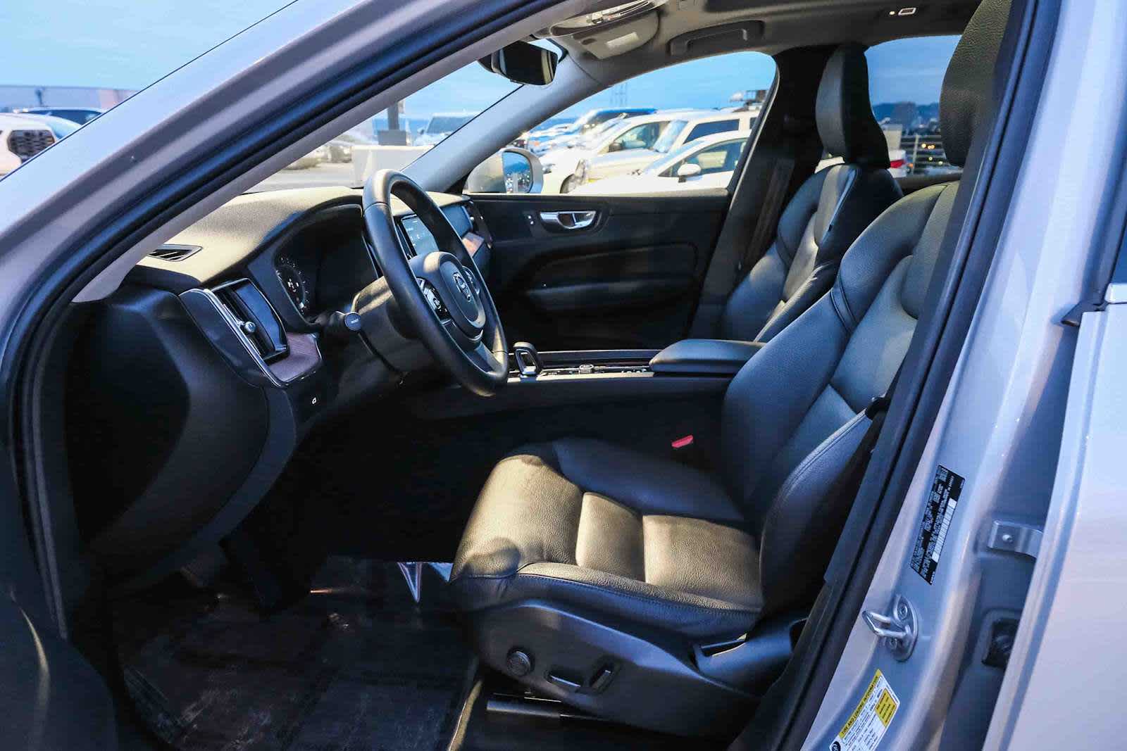 Thumbnail: 2023 Volvo XC60 - 20