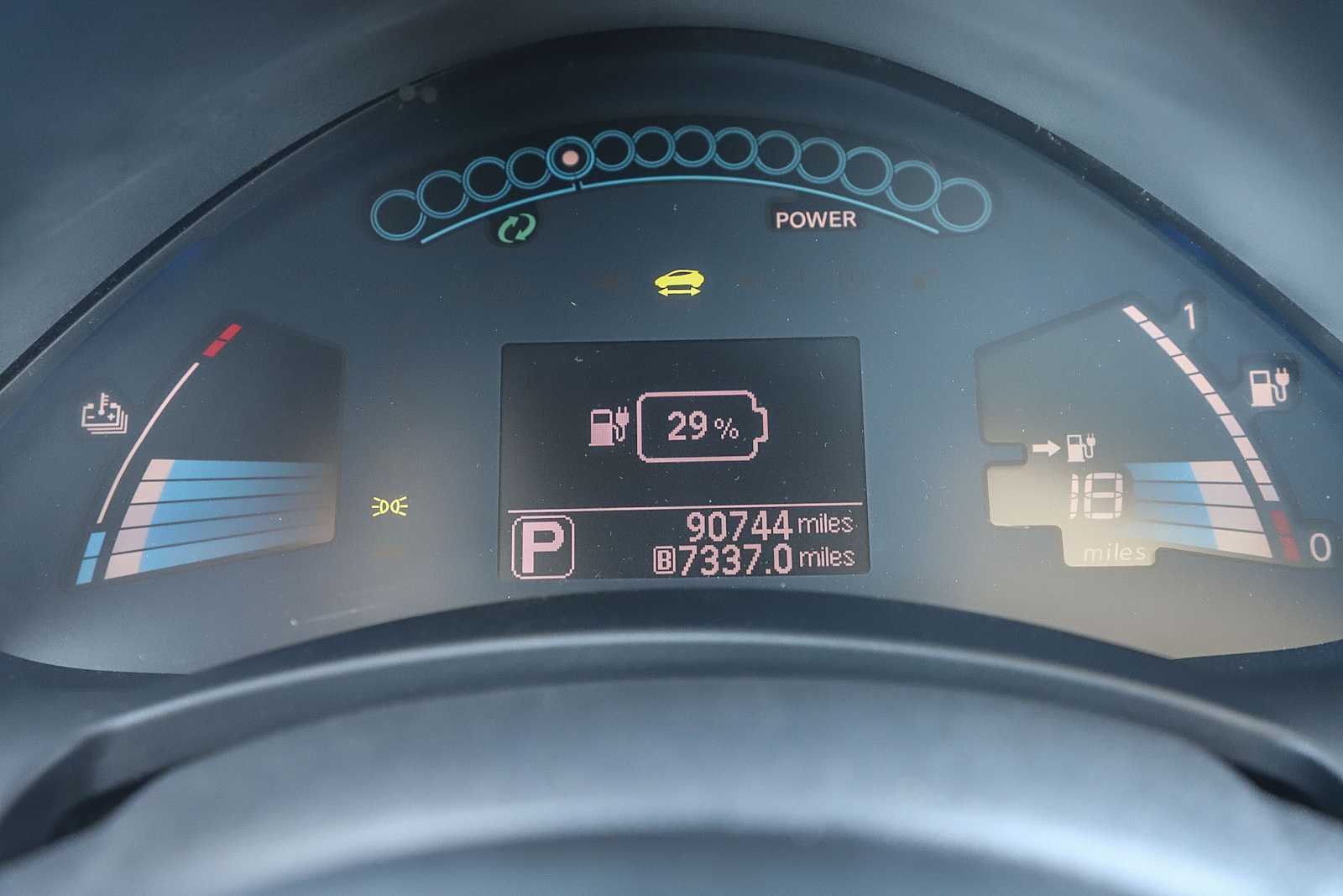 Thumbnail: 2013 Nissan Leaf - 22
