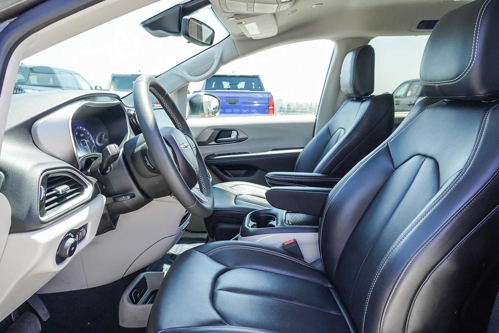 2023 Chrysler Pacifica Touring L 20