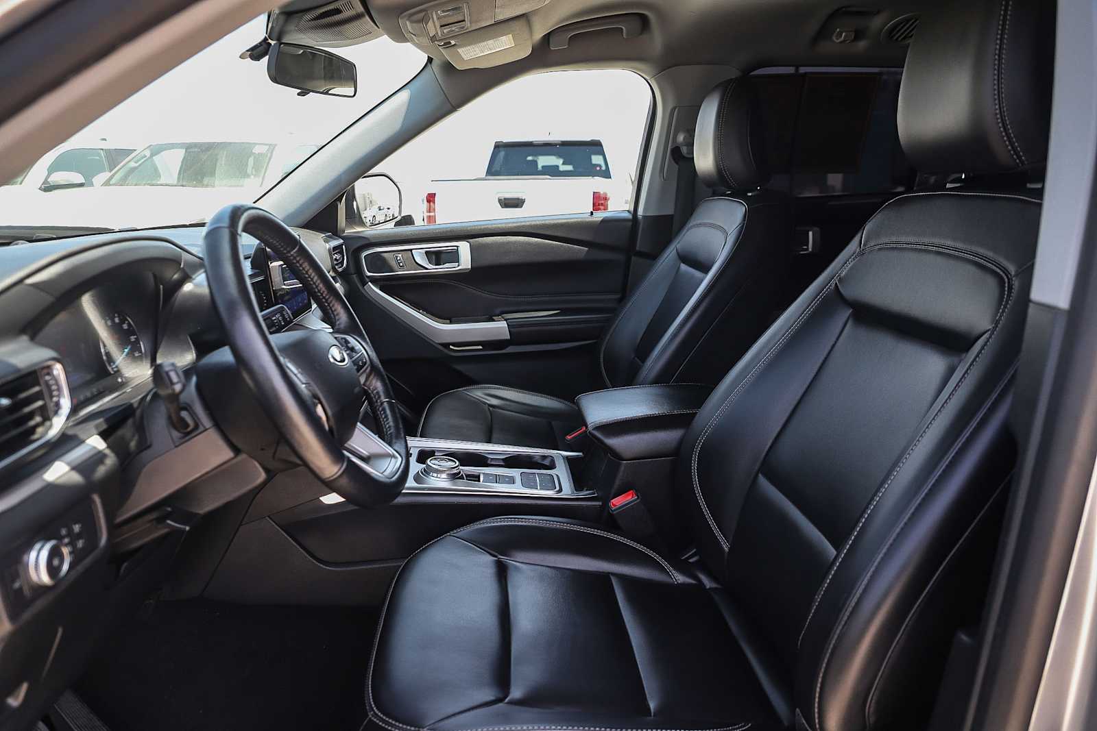 Thumbnail: 2021 Ford Explorer - 15
