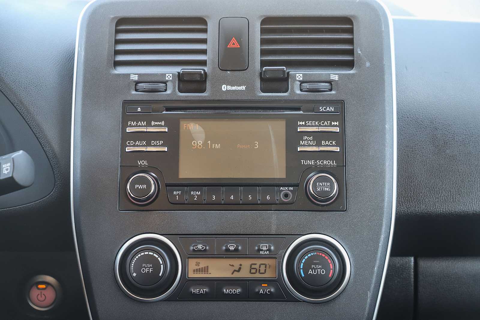 Thumbnail: 2013 Nissan Leaf - 20