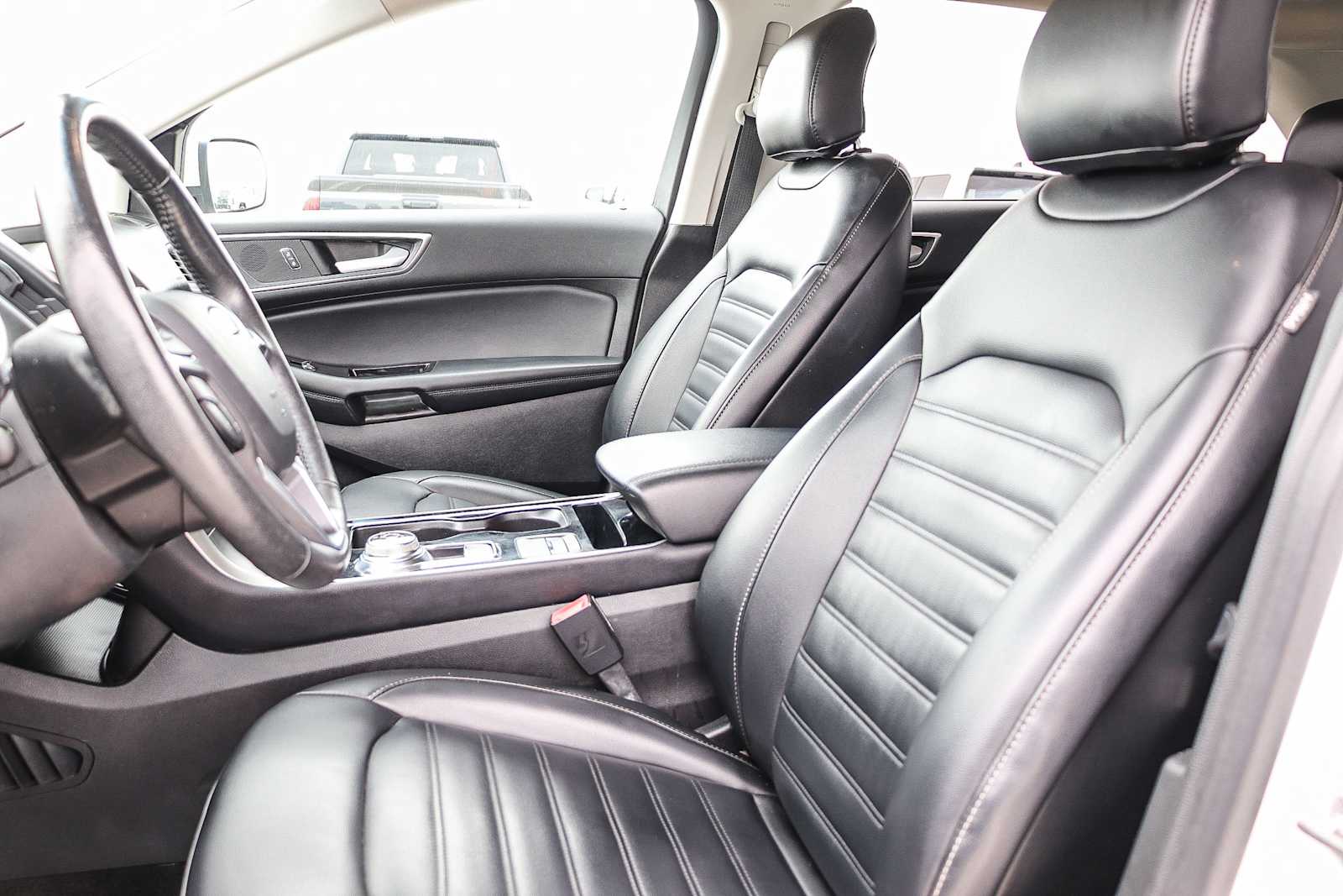 Thumbnail: 2019 Ford Edge - 16