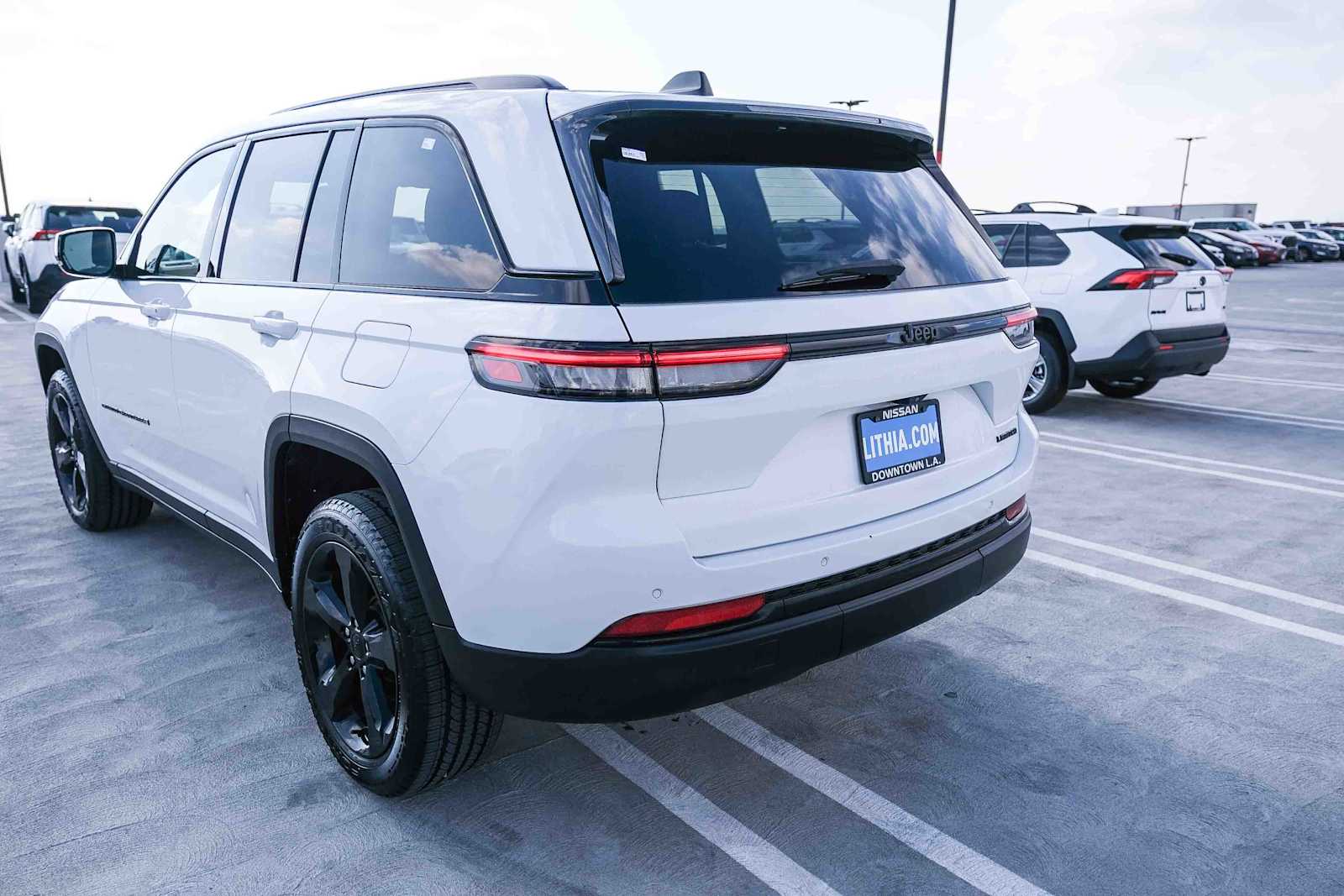 Thumbnail: 2023 Jeep Grand Cherokee - 8