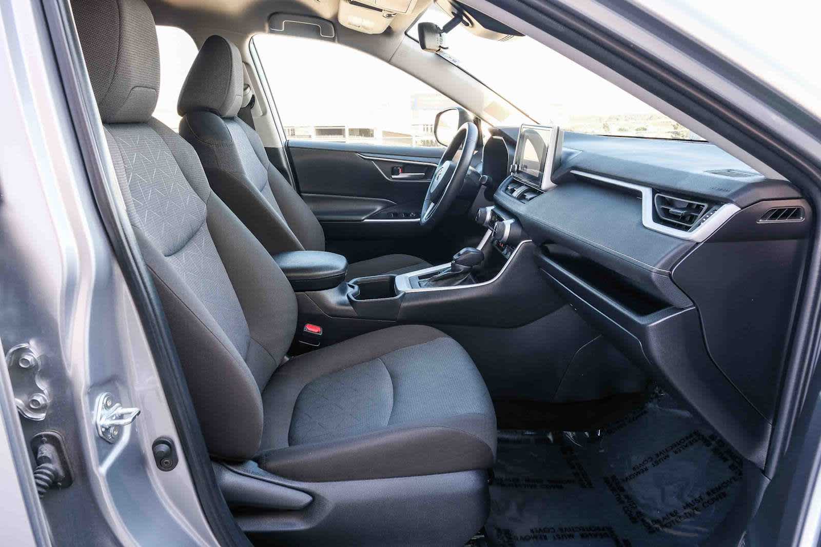 Thumbnail: 2025 Toyota RAV4 - 16