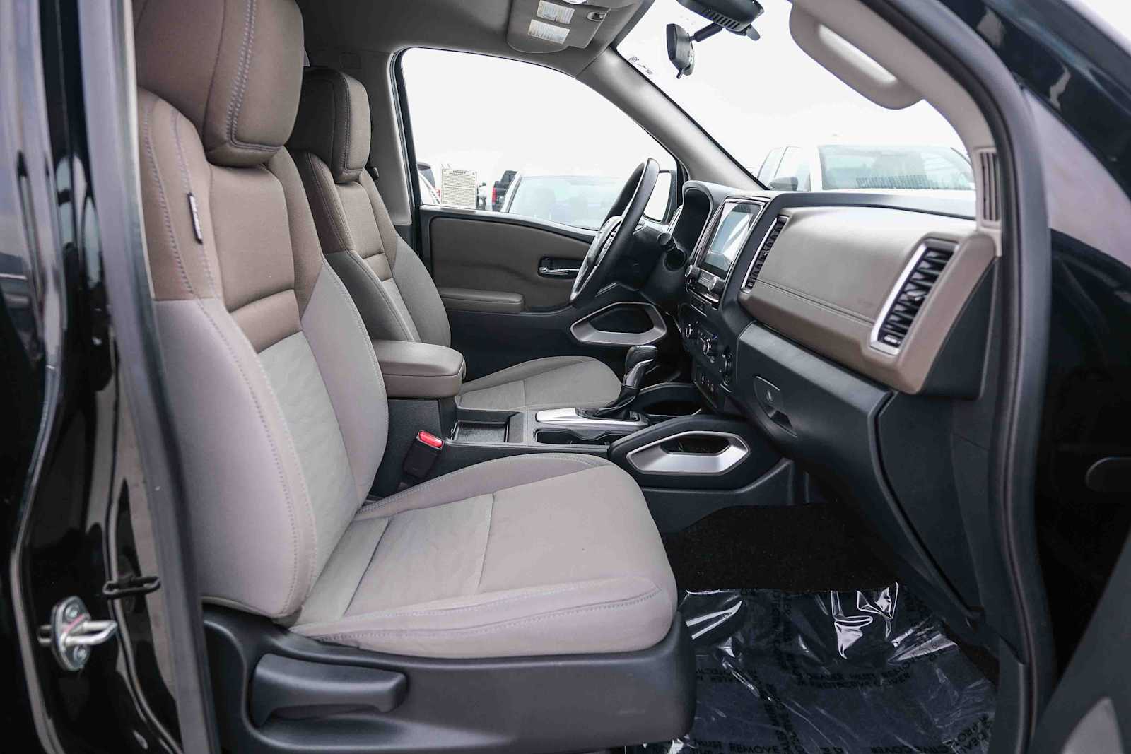 Thumbnail: 2022 Nissan Frontier - 18