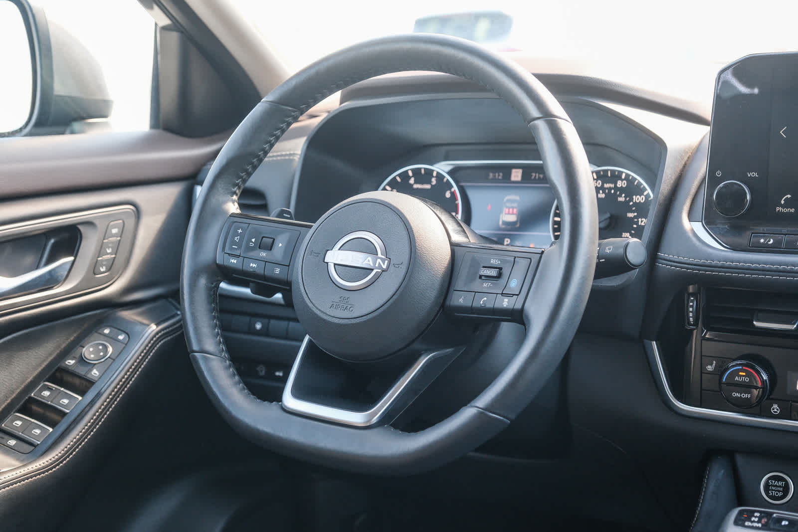 Thumbnail: 2023 Nissan Rogue - 16