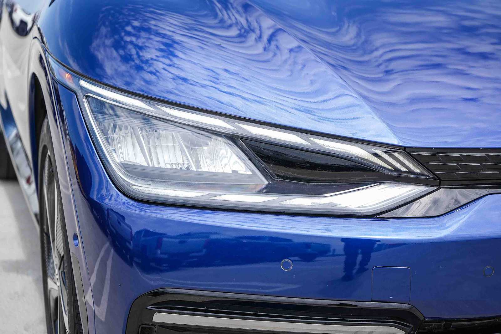 Thumbnail: 2022 Kia EV6 - 4