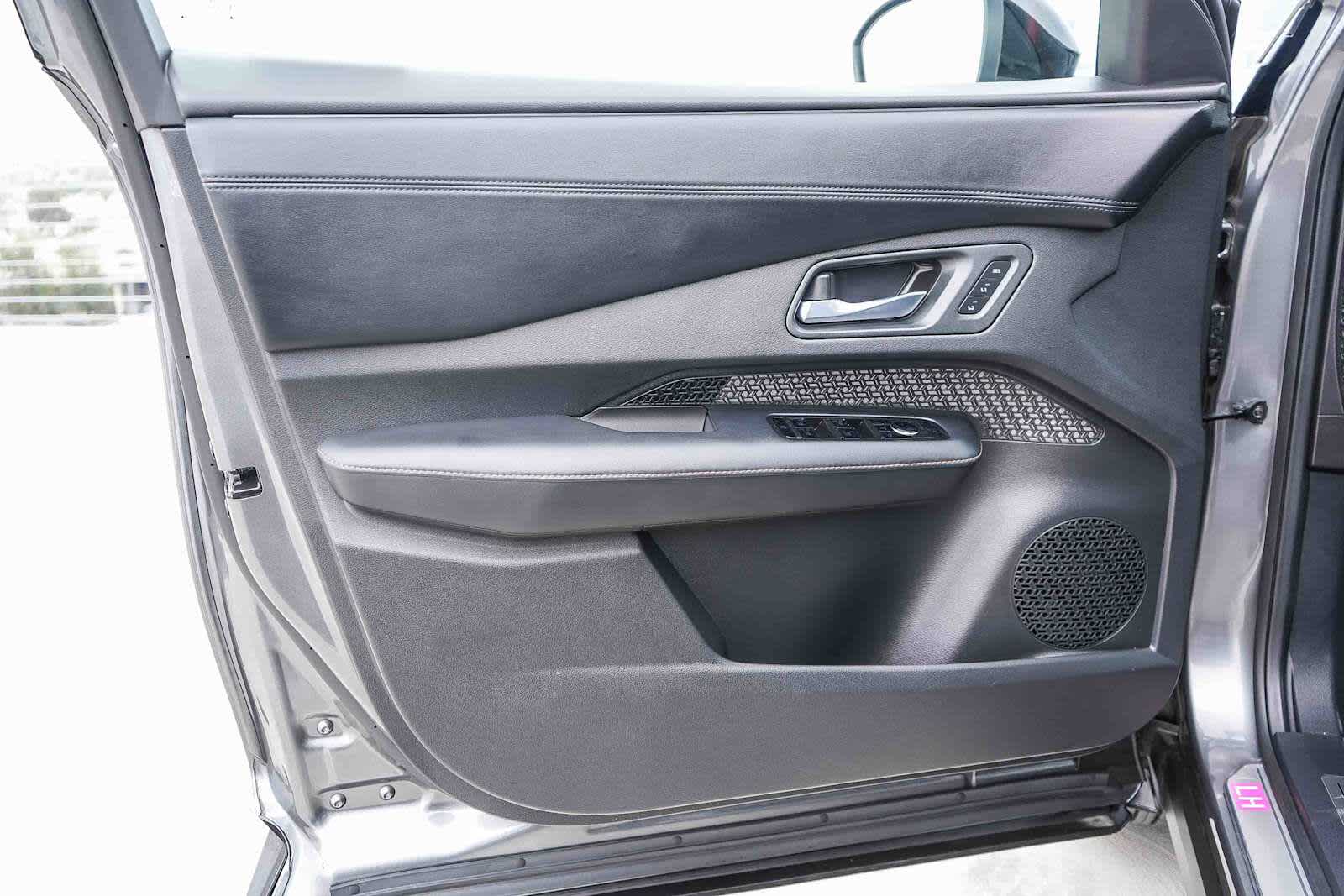 Thumbnail: 2025 Nissan Ariya - 21