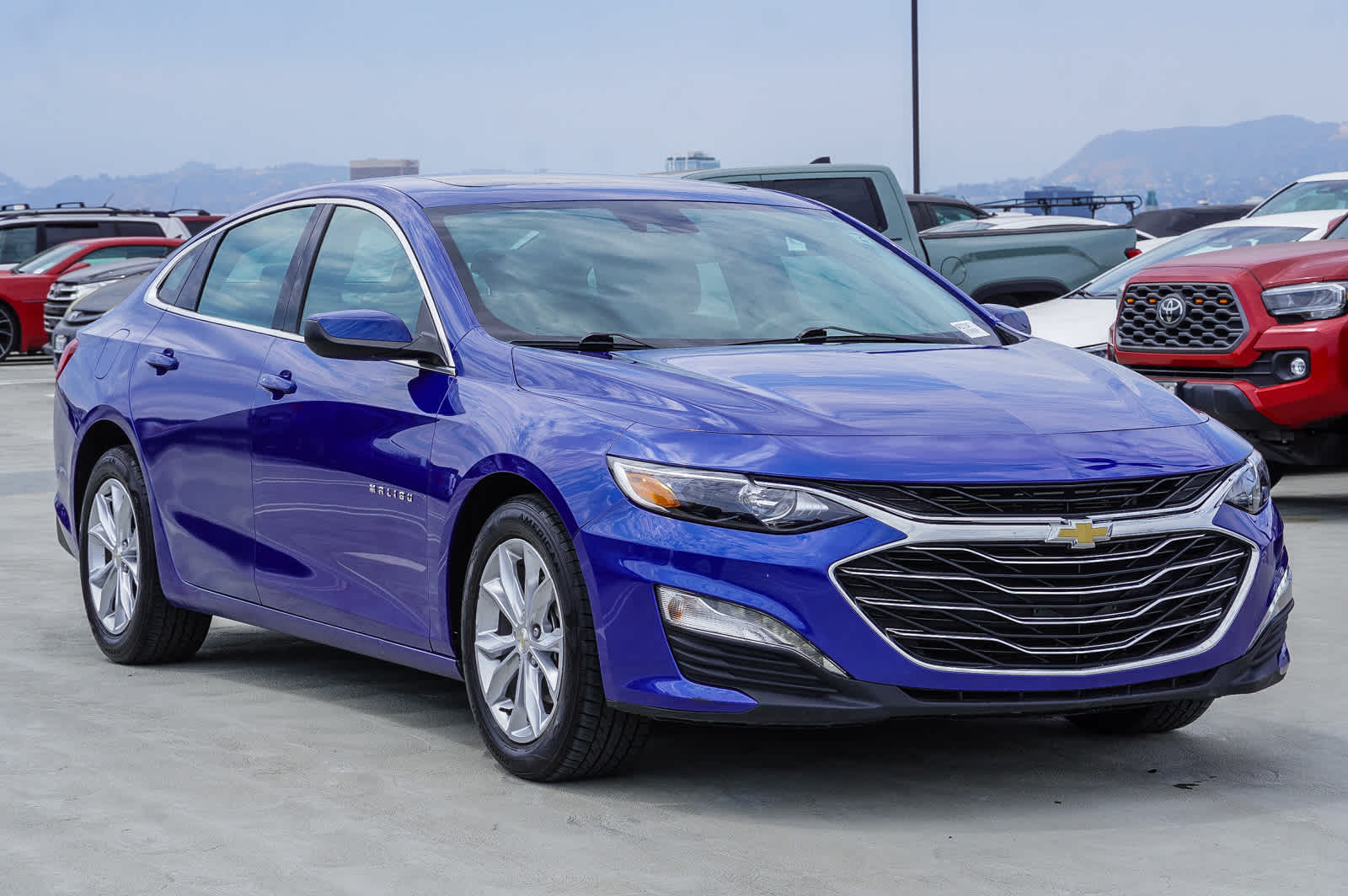 Thumbnail: 2023 Chevrolet Malibu - 3