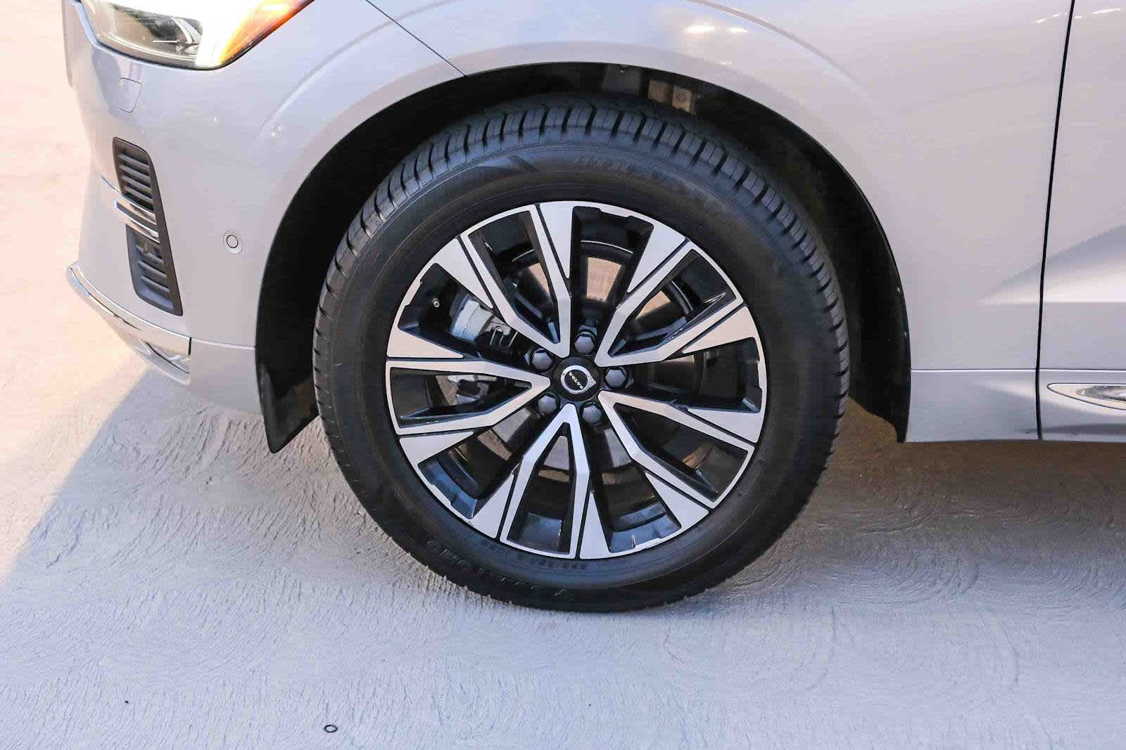 Thumbnail: 2023 Volvo XC60 - 11