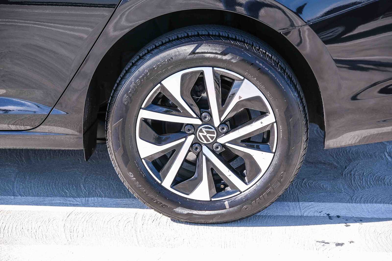 Thumbnail: 2024 Volkswagen Jetta - 9