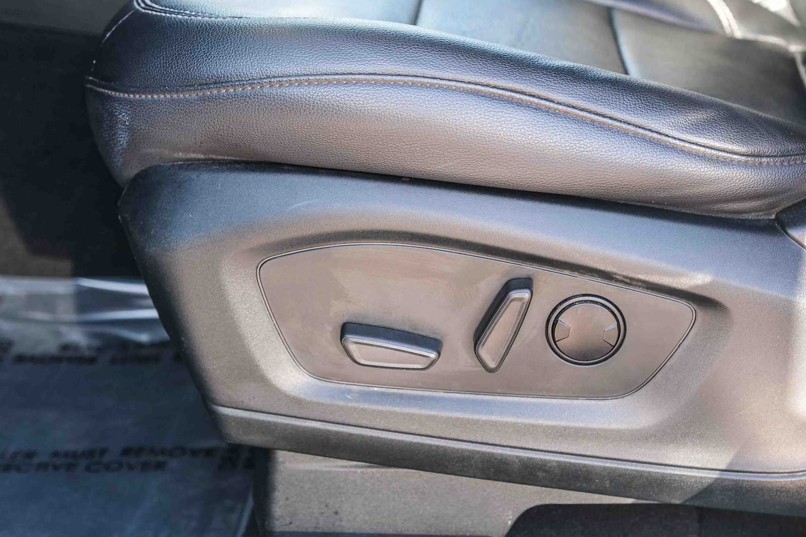 Thumbnail: 2023 Ford Explorer - 25