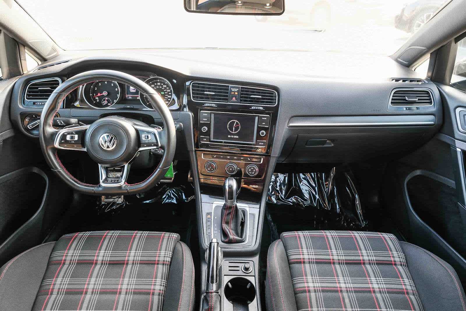 Thumbnail: 2018 Volkswagen Golf - 12