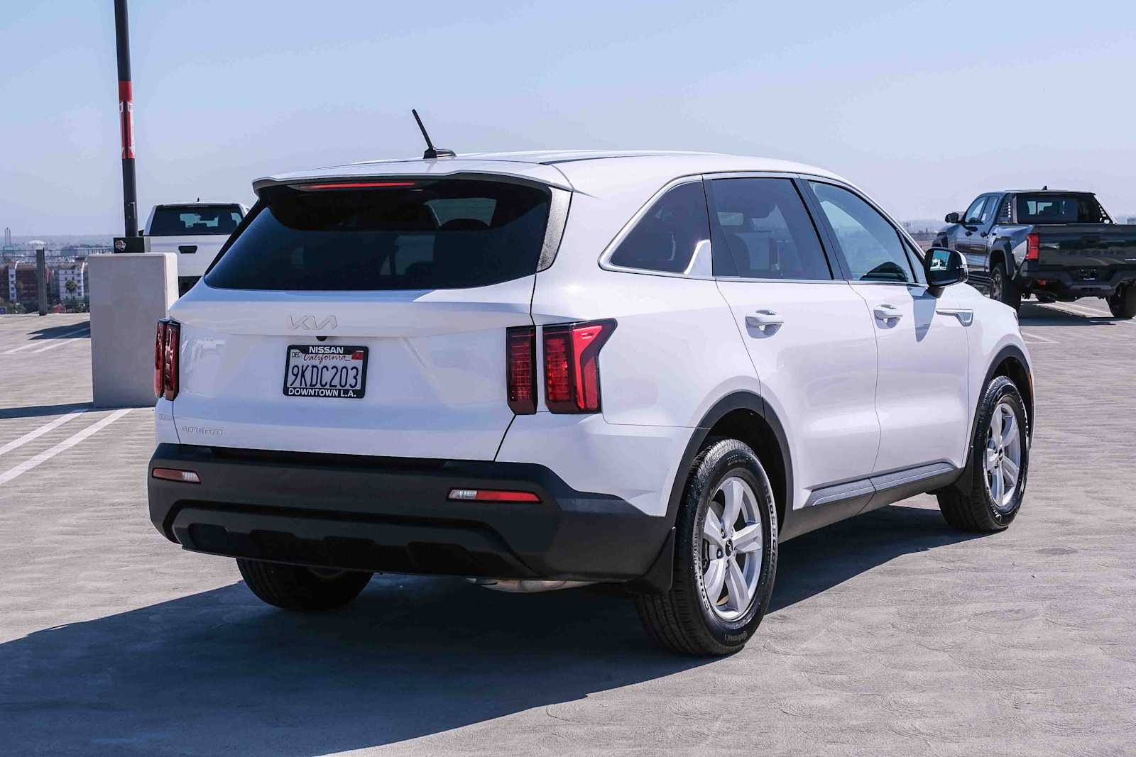 Thumbnail: 2023 Kia Sorento - 4