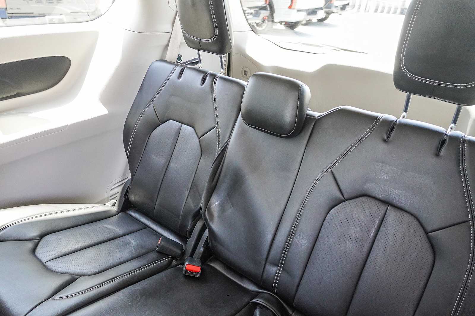 2023 Chrysler Pacifica Touring L 18