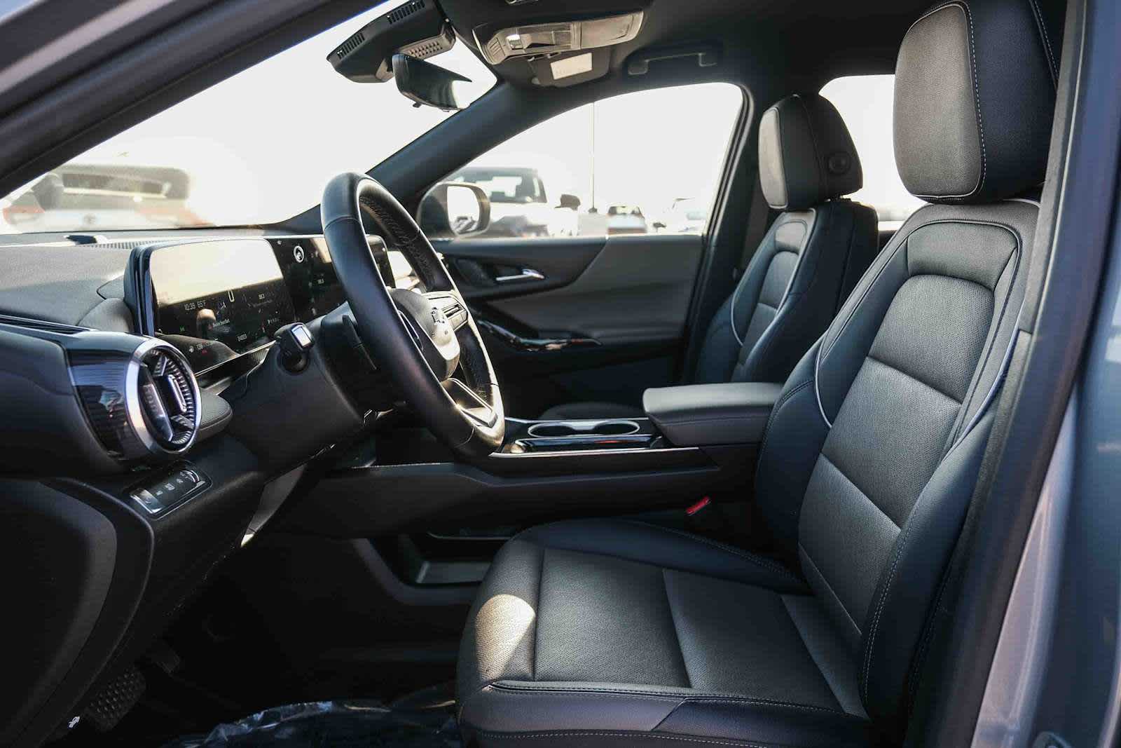 Thumbnail: 2025 Chevrolet Equinox - 17
