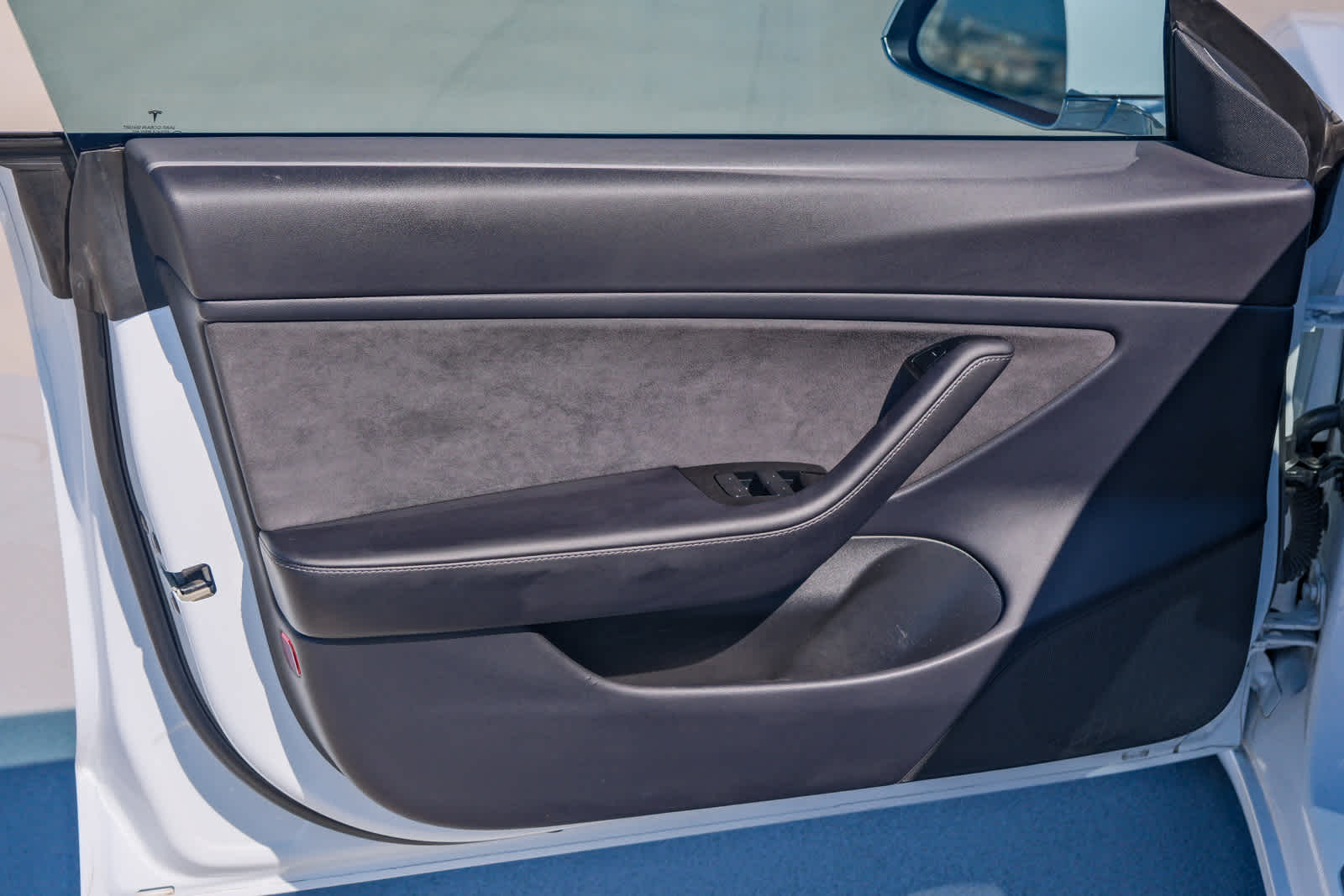 Thumbnail: 2018 Tesla Model 3 - 20