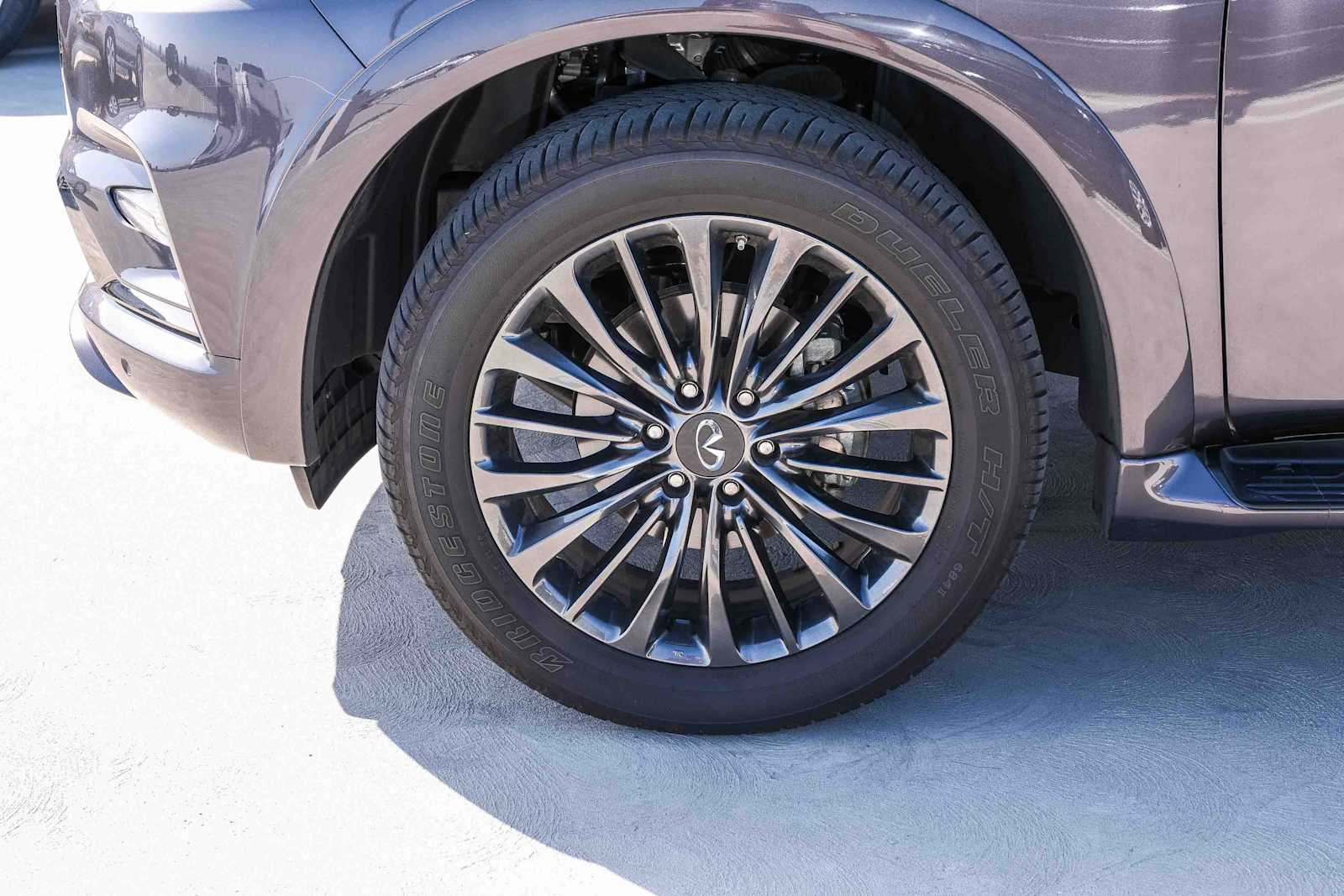 Thumbnail: 2023 INFINITI QX80 - 10
