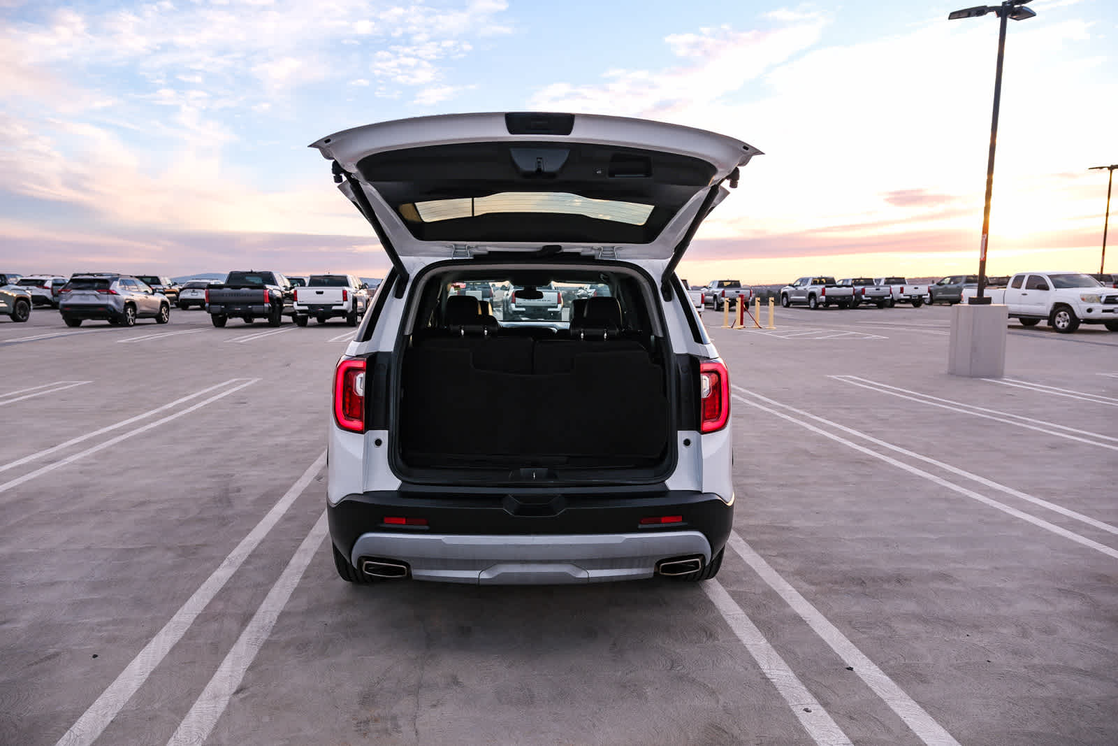 Thumbnail: 2023 GMC Acadia - 27