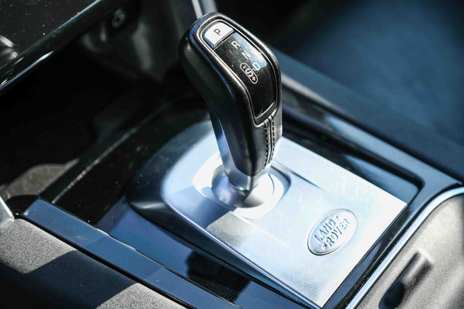 Thumbnail: 2021 Land Rover Discovery Sport - 20