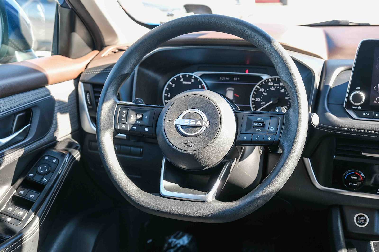 Thumbnail: 2023 Nissan Rogue - 14