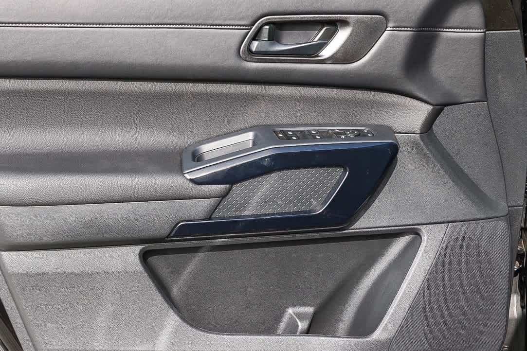 Thumbnail: 2025 Nissan Pathfinder - 24