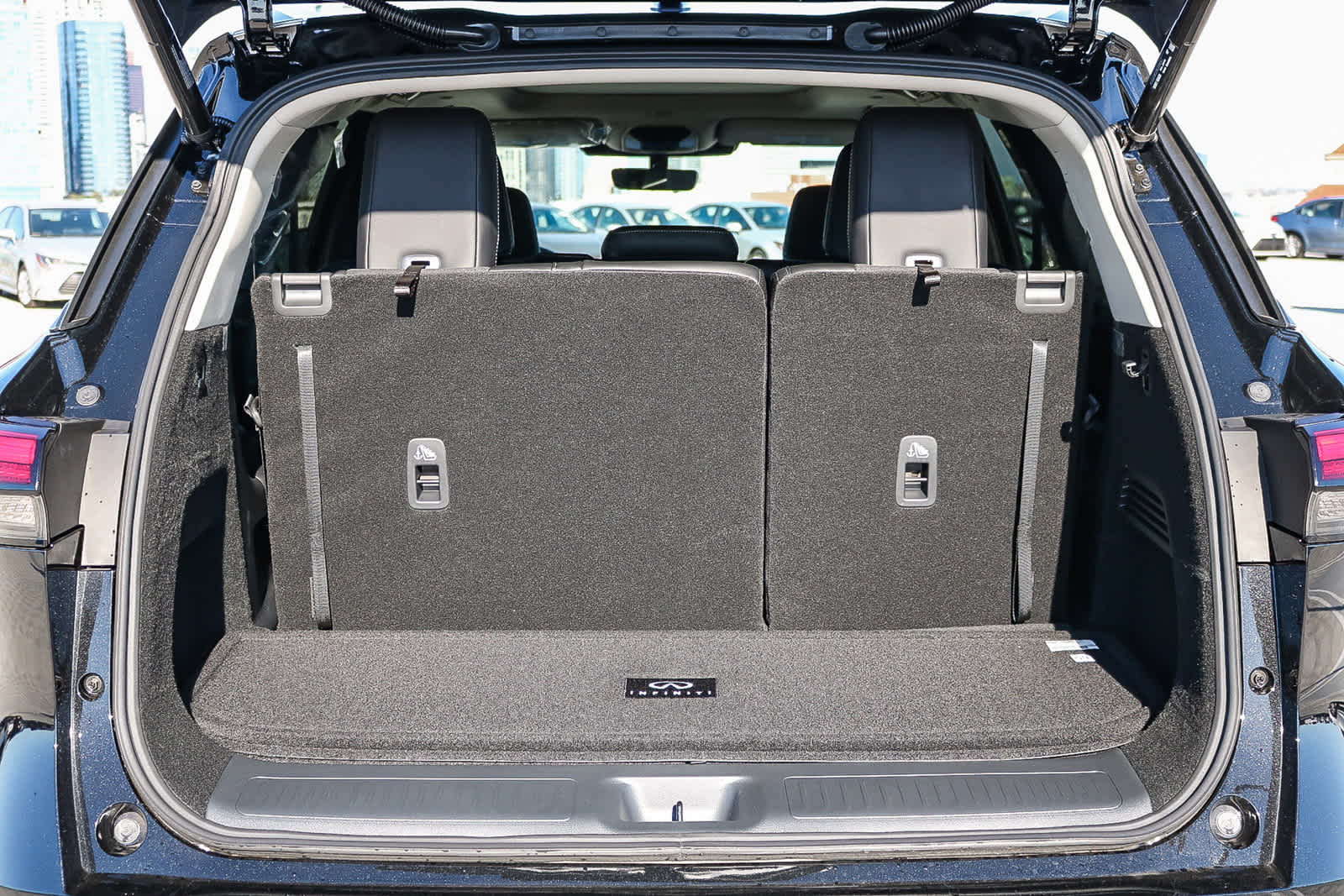 Thumbnail: 2026 INFINITI QX60 - 12