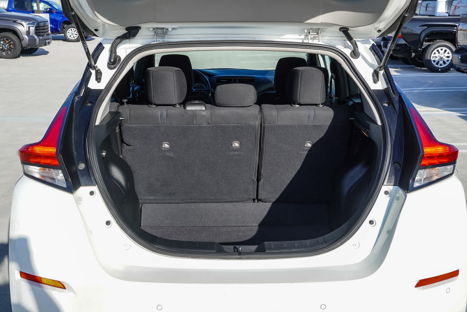 Thumbnail: 2020 Nissan Leaf - 26