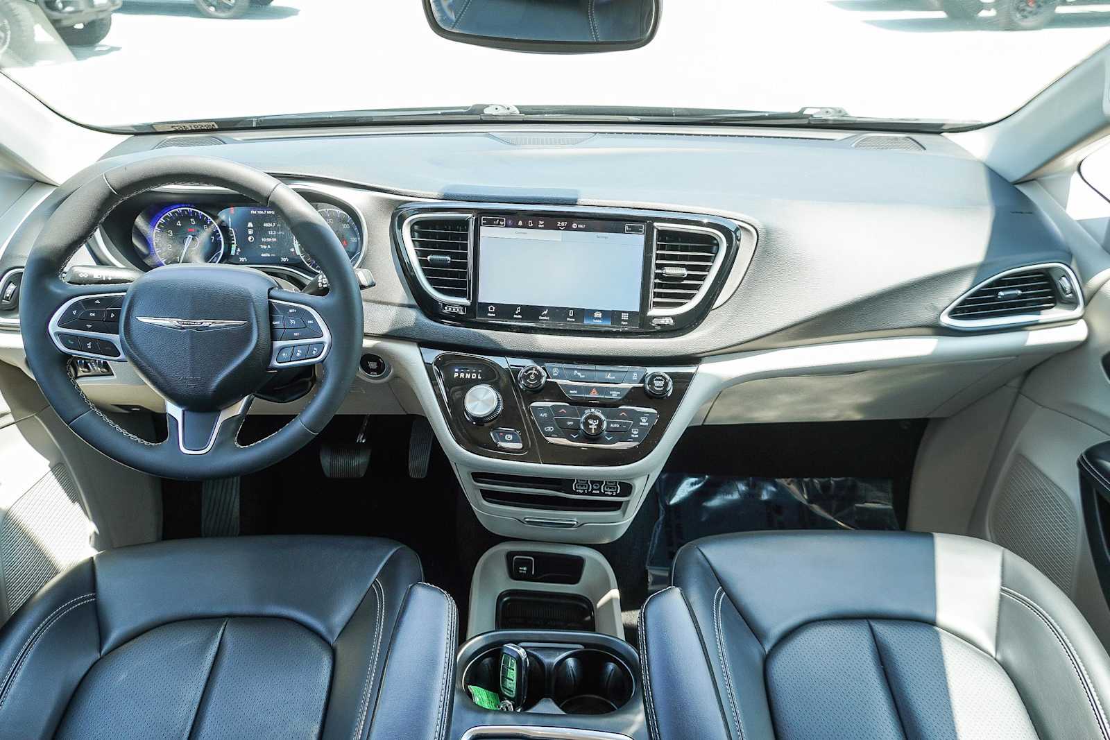 2023 Chrysler Pacifica Touring L 13