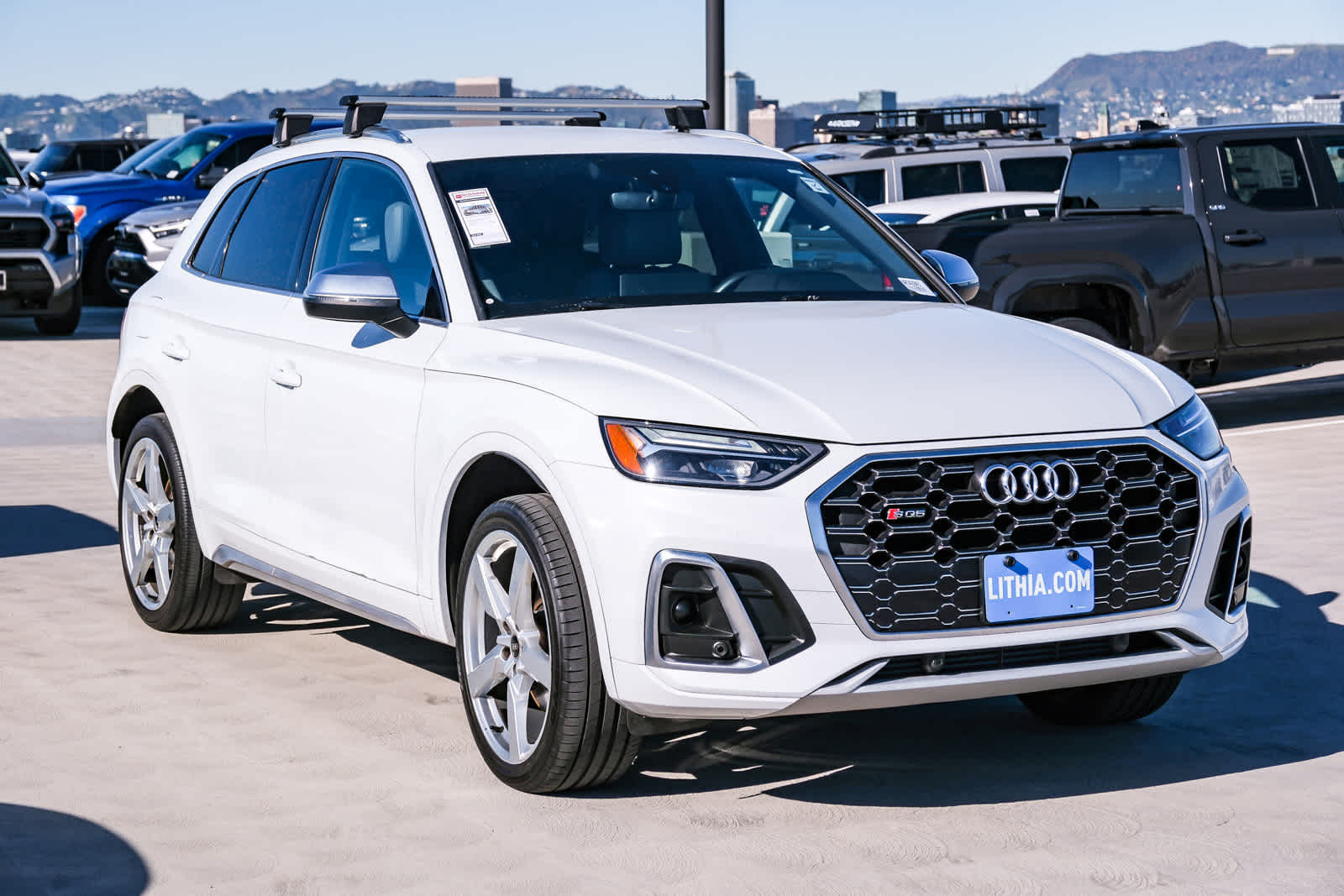 Thumbnail: 2022 Audi SQ5 - 3