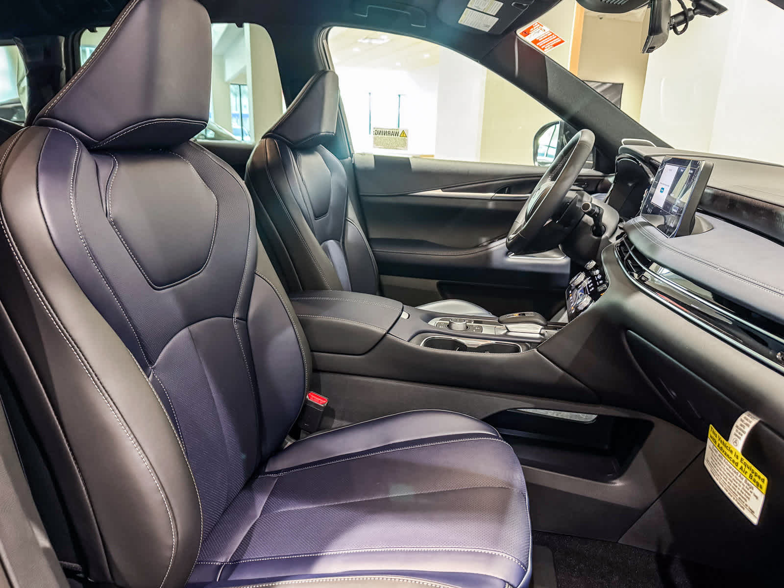 Thumbnail: 2026 INFINITI QX60 - 18