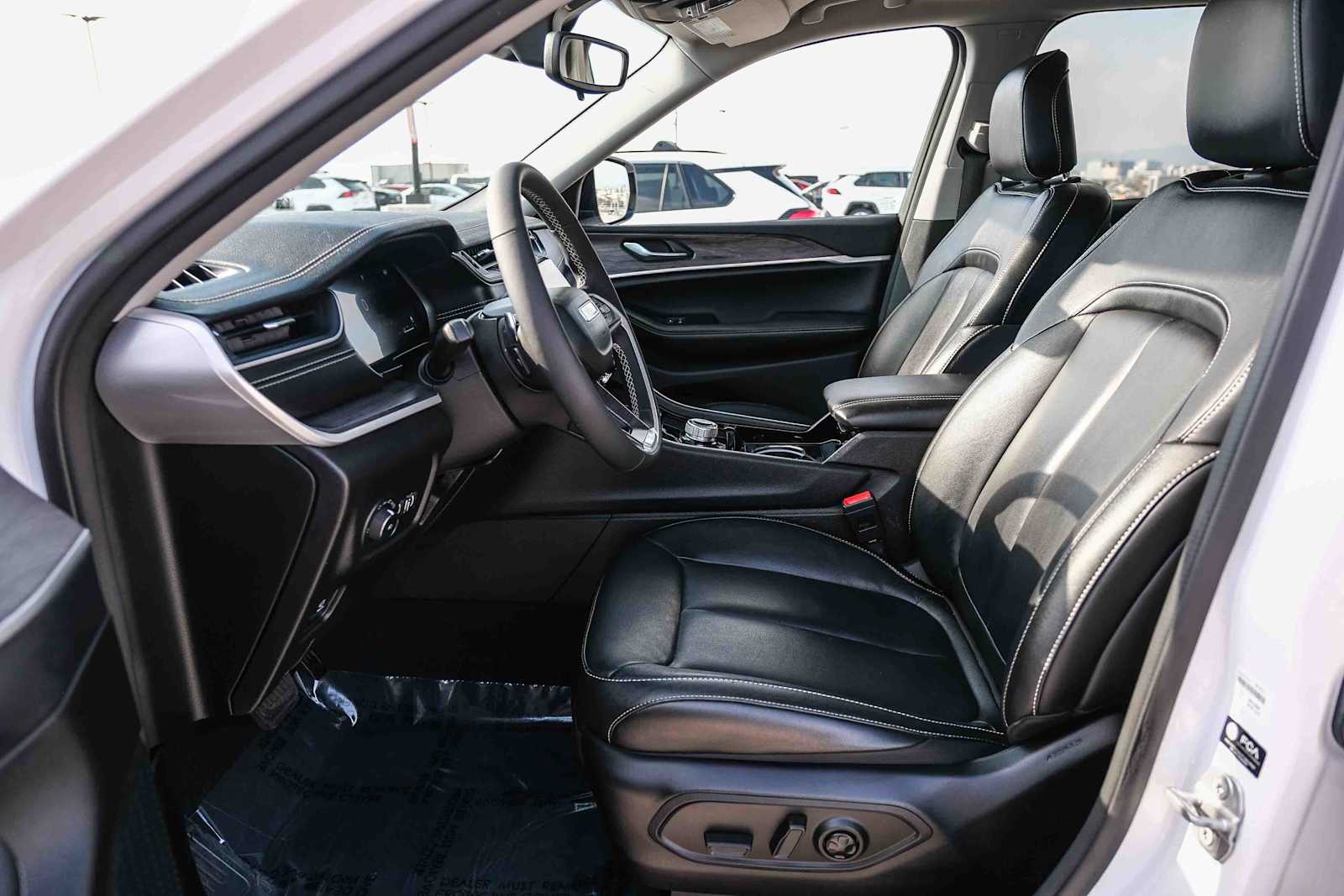 Thumbnail: 2023 Jeep Grand Cherokee - 20