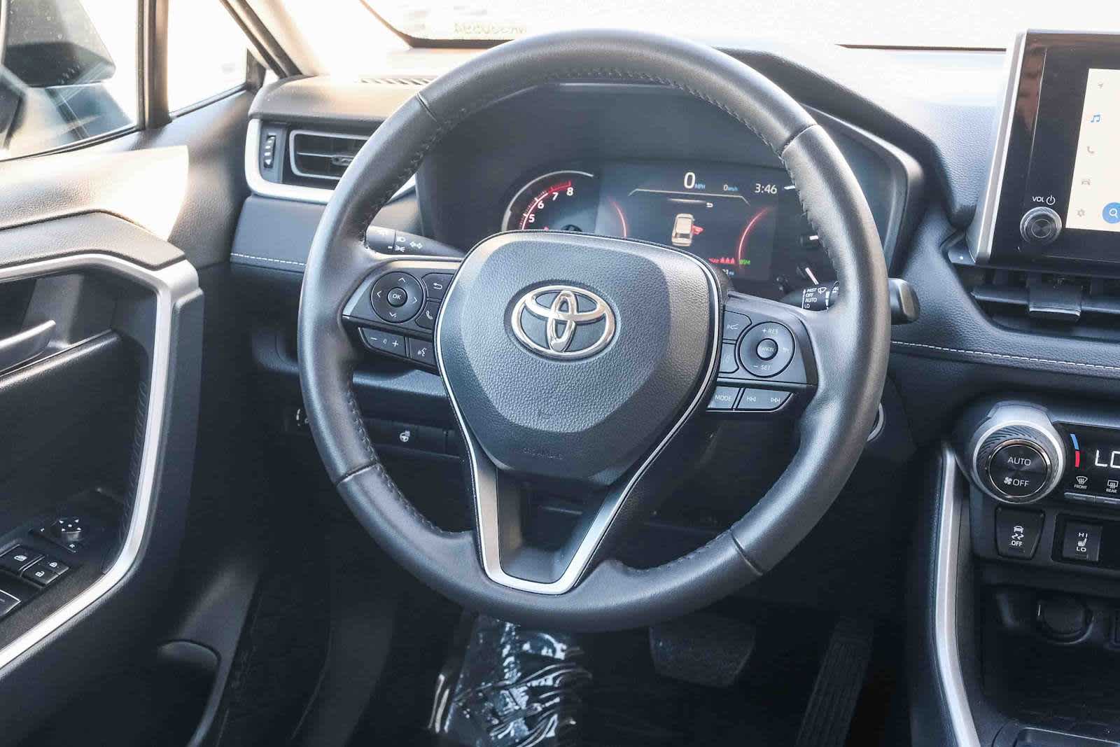 Thumbnail: 2025 Toyota RAV4 - 15