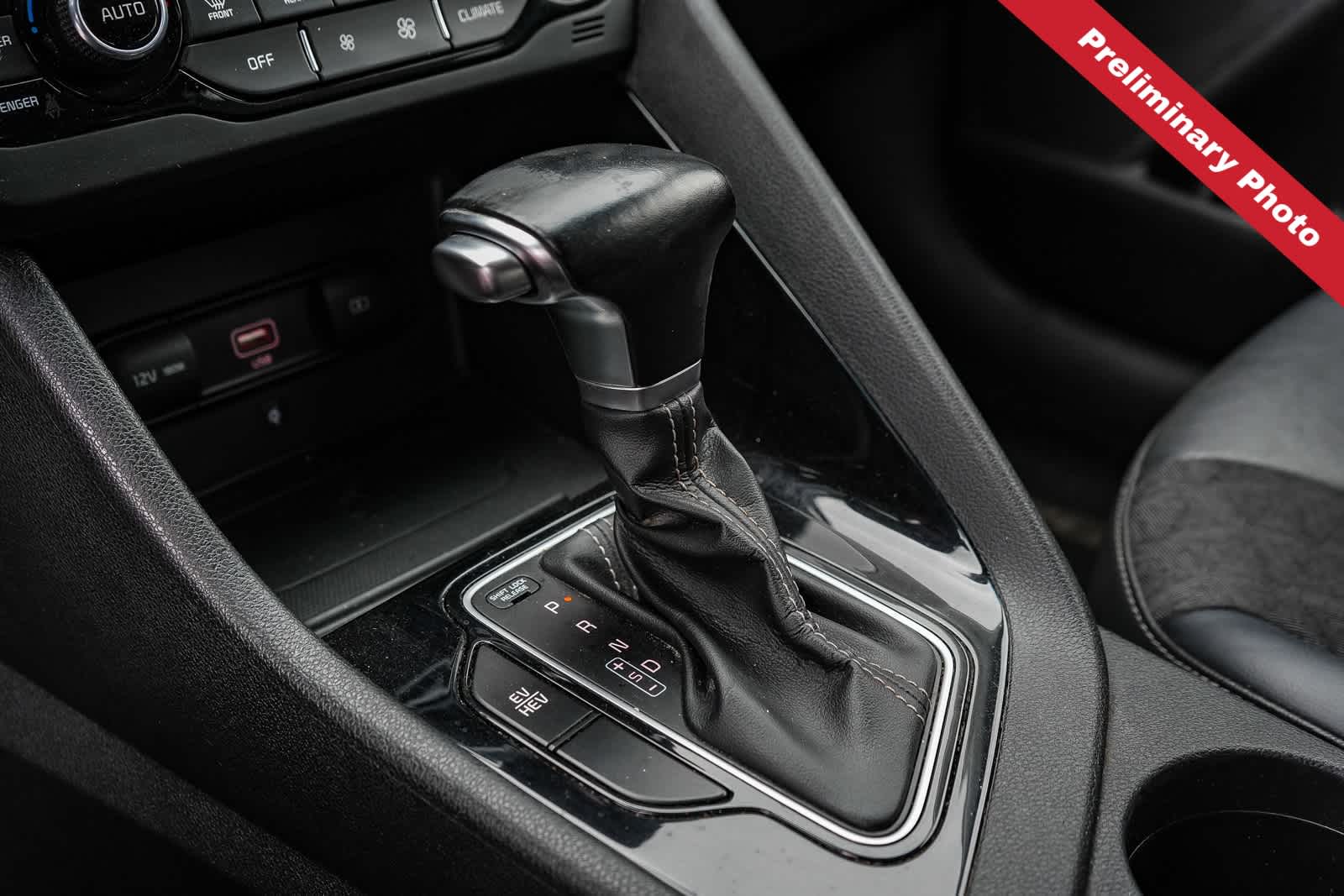 Thumbnail: 2020 Kia Niro - 17