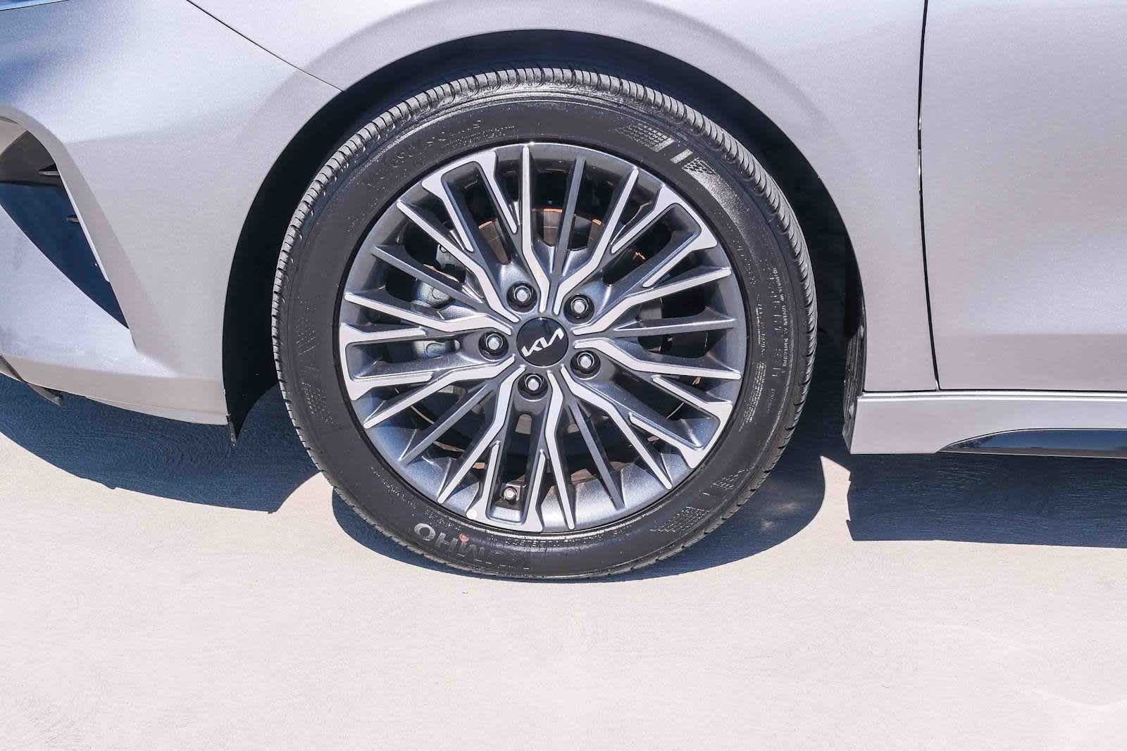 Thumbnail: 2023 Kia Forte - 10