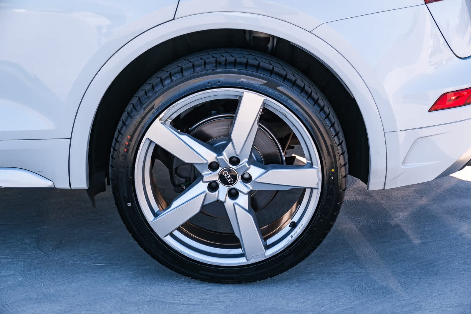 Thumbnail: 2022 Audi SQ5 - 9