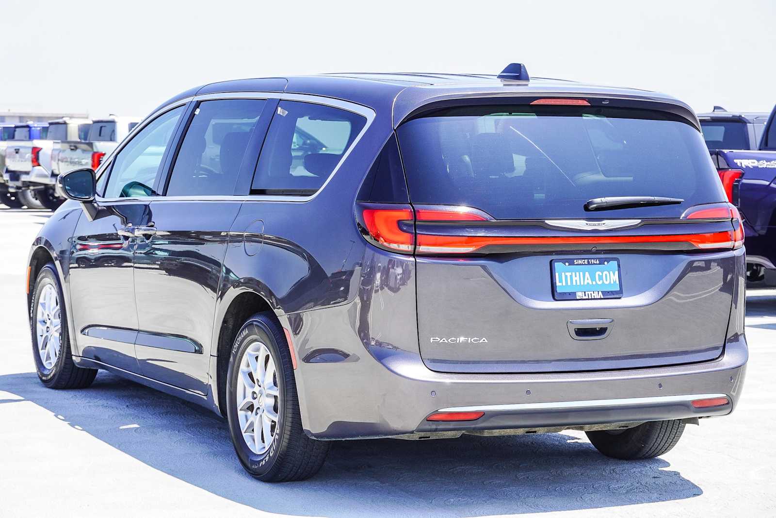 2023 Chrysler Pacifica Touring L 6