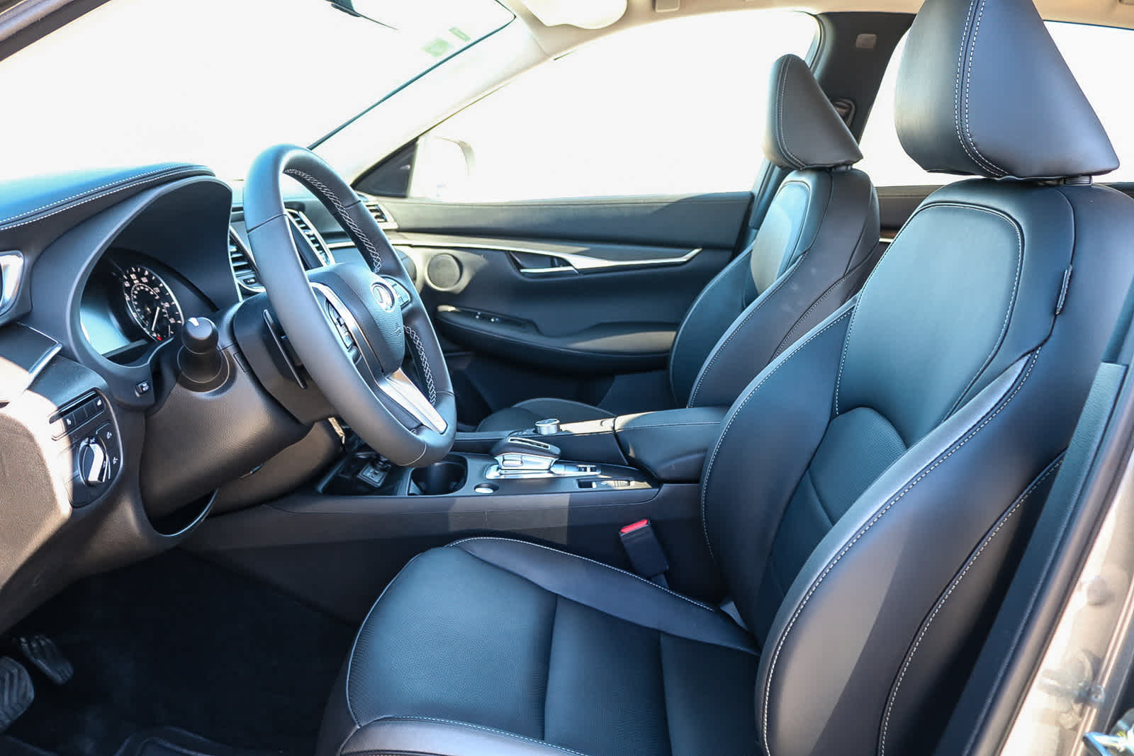 Thumbnail: 2025 INFINITI QX50 - 19