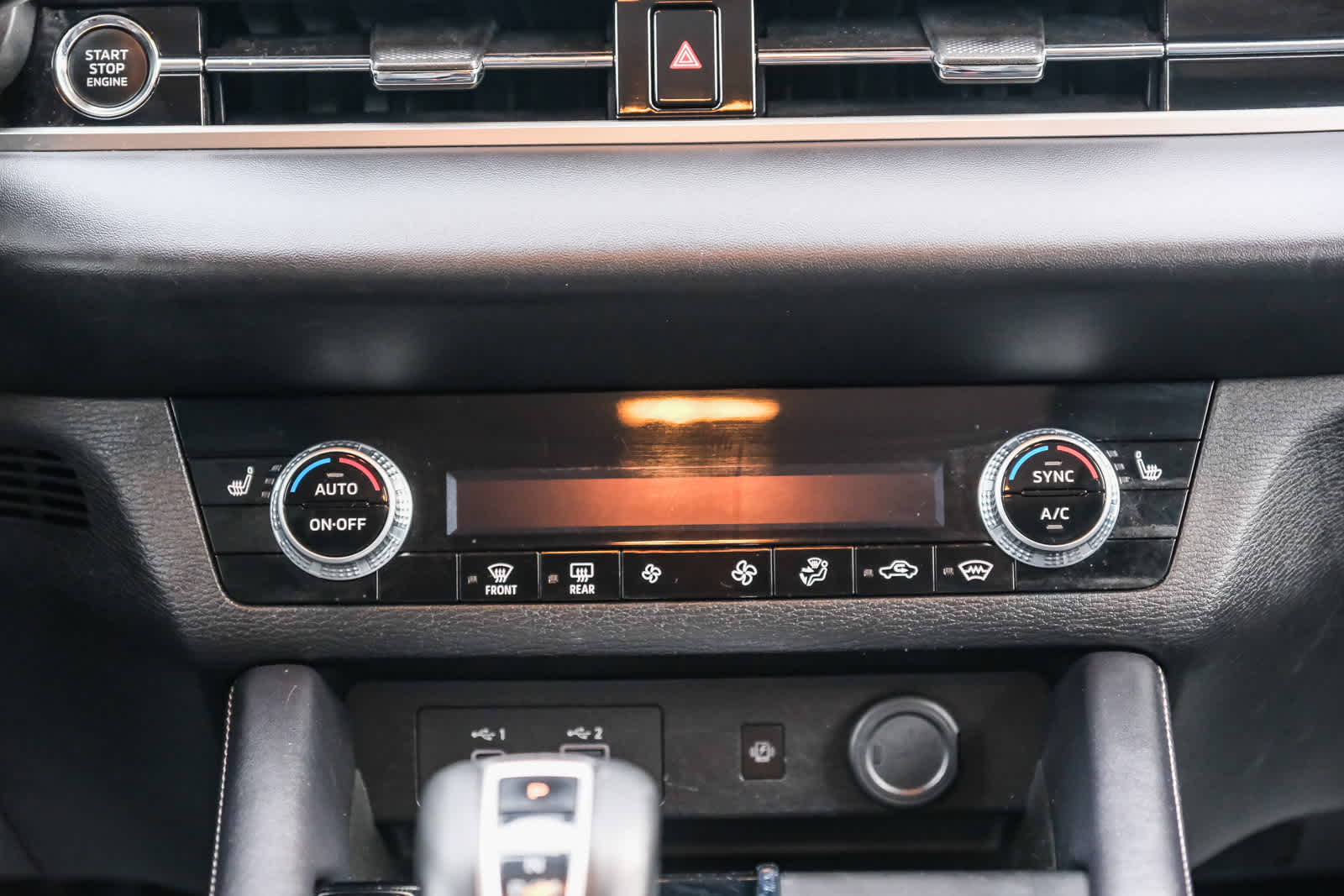 Thumbnail: 2024 Mitsubishi Outlander - 15